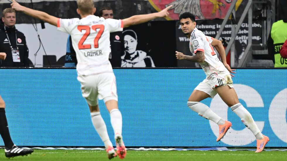 Brachte den FC Bayern früh auf die Siegerstraße: Luis Díaz (r).