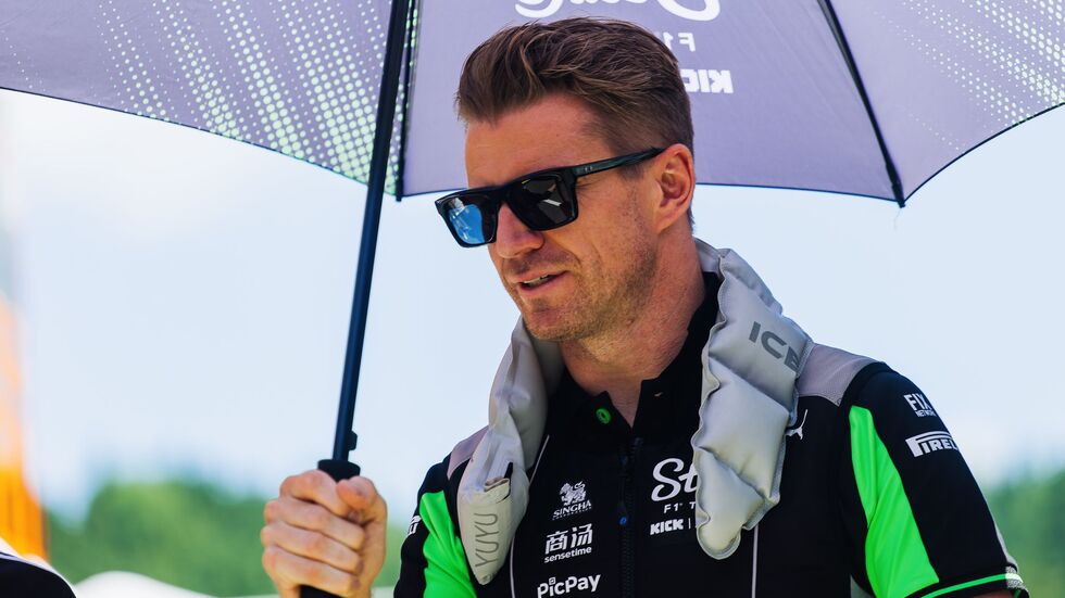 Die Formel-1-Piloten um Nico Hülkenberg suchen im schwülheißen Singapur nach Abkühlung.