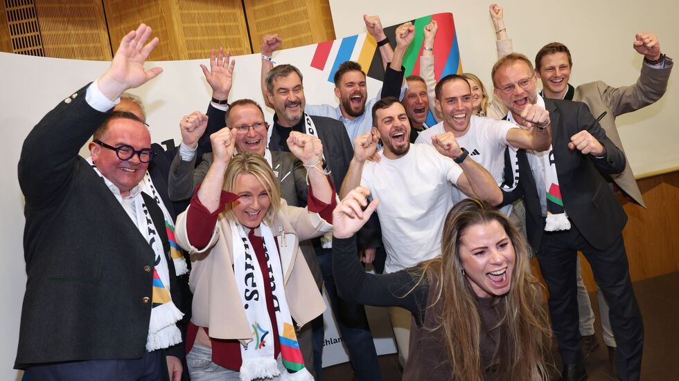 Jubel nach einem klaren Votum: Die Befürworter freuen sich über das Ja zur Münchner Olympia-Bewerbung.