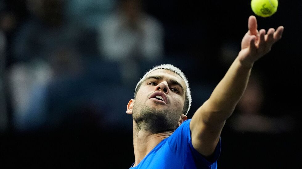 Carlos Alcaraz gewinnt sein Erstrundenmatch in Tokio trotz zwischenzeitlicher Probleme mit dem Fuß. (Archivbild)