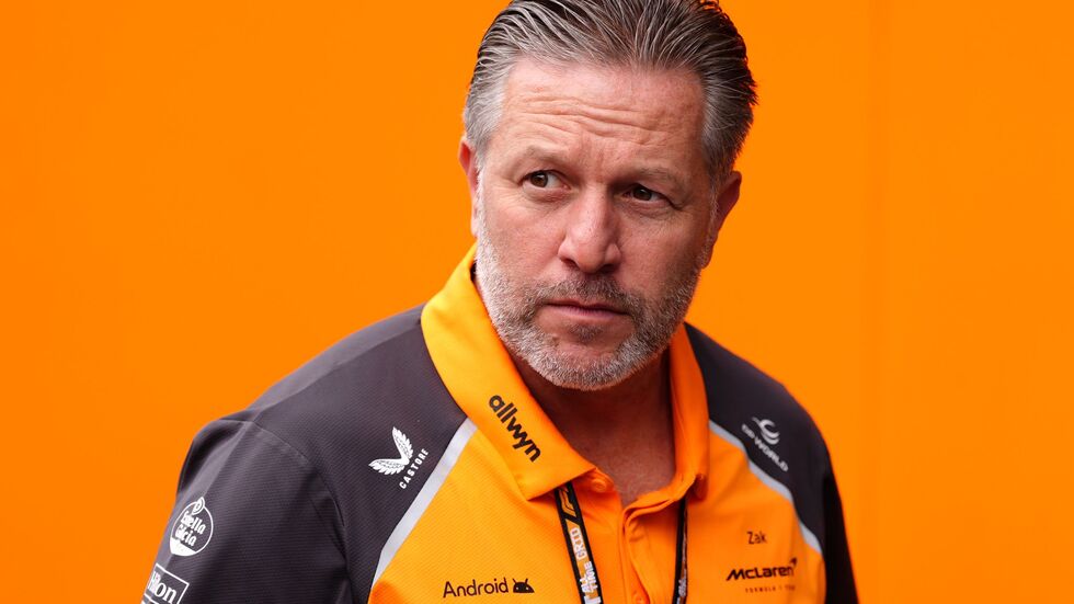 Auch beim McLaren-Boss Zak Brown werden die Sorgenfalten größer. 