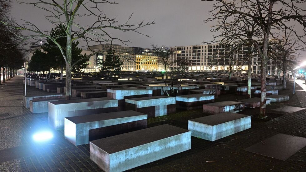 Am 21. Februar dieses Jahres stach der Mann im Stelenfeld des Holocaust-Mahnmals auf Besucher ein.