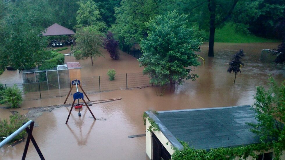 Wie hier die Kita "Bussibär" hatte die Flut viele Grund­stücke in Crimmit­schau beschä­digt. (c) Stadt Crimmit­schau Wie hier die Kita "Bussibär" hatte die Flut viele Grundstücke in Crimmitschau beschädigt. (c) Stadt Crimmitschau