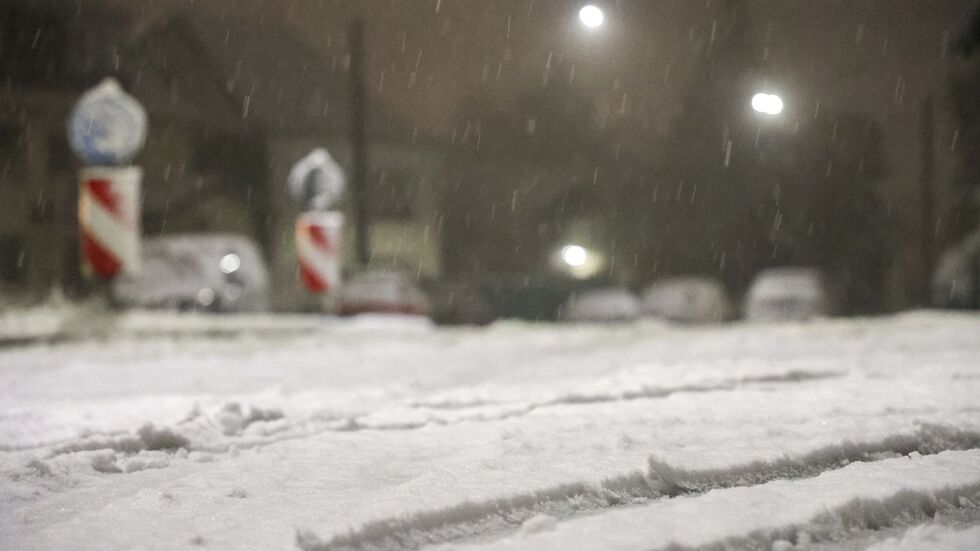 In der Nacht zu Donnerstag hat es in einigen Regionen weiter geschneit. 