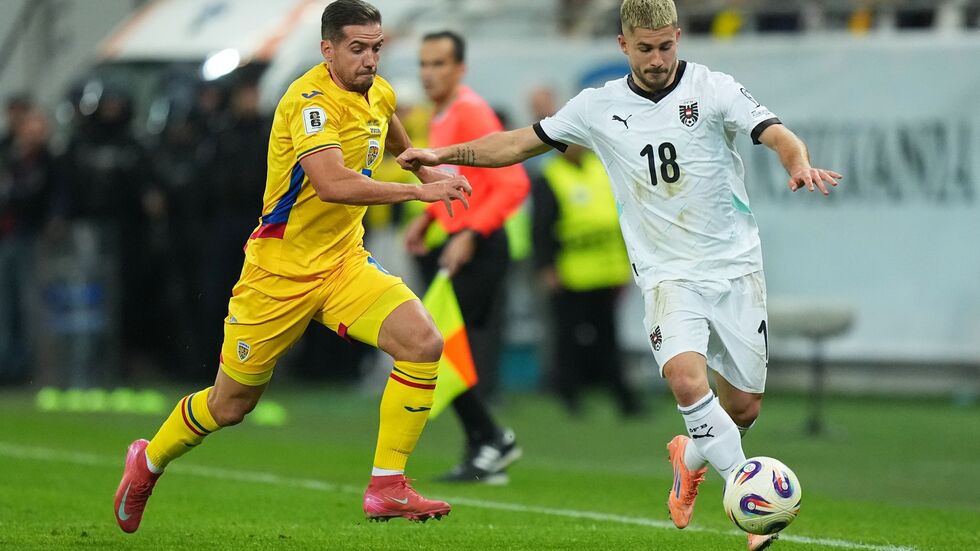 Österreichs Romano Schmid (r) verliert in letzter Sekunden in Rumänien. Österreichs Romano Schmid (r) verliert in letzter Sekunden in Rumänien.