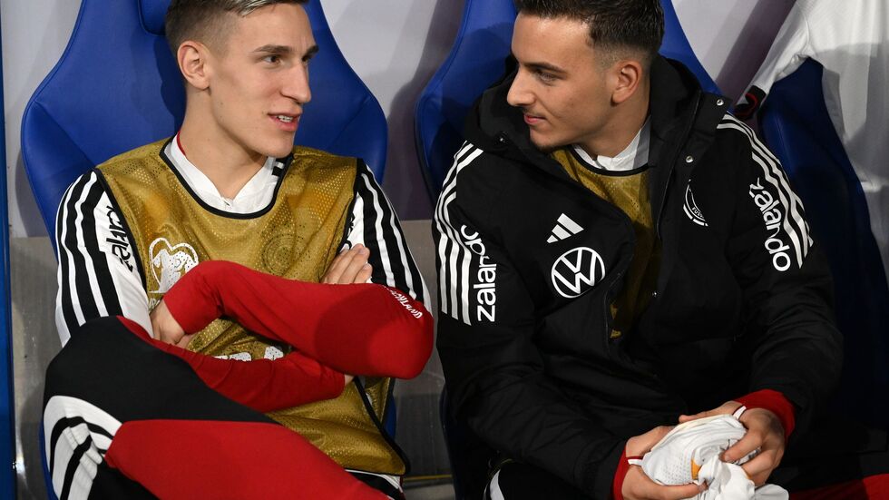 Nico Schlotterbeck (l.) soll bestmöglich am Montag wieder spielen können. Nico Schlotterbeck (l.) soll bestmöglich am Montag wieder spielen können.