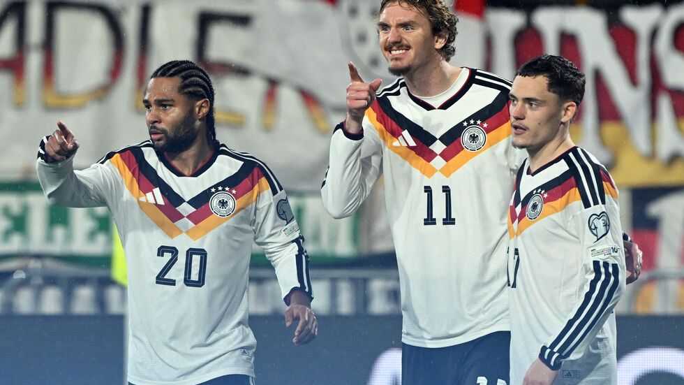 Nick Woltemade jubelt über eines seiner beiden Tore. Nick Woltemade jubelt über eines seiner beiden Tore.