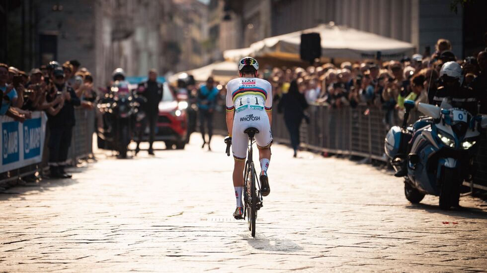 Alle Augen waren auf Weltmeister Tadej Pogacar gerichtet. Alle Augen waren auf Weltmeister Tadej Pogacar gerichtet.