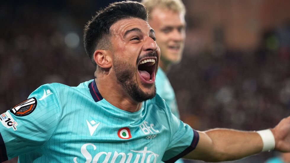 Bolognas Riccardo Orsolini jubelt nach dem Führungstreffer. Bolognas Riccardo Orsolini jubelt nach dem Führungstreffer.