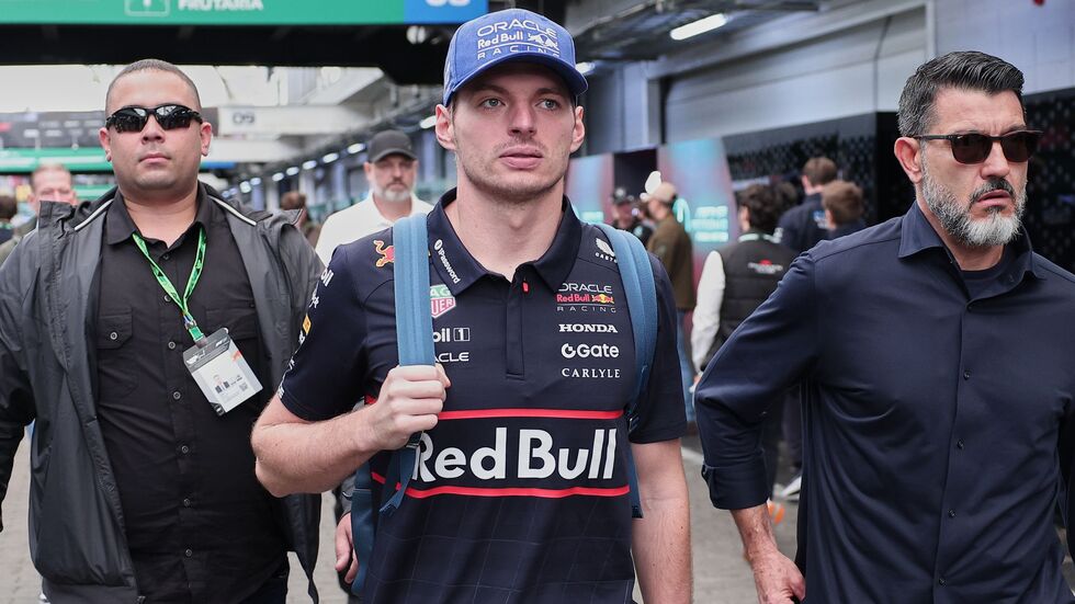 Max Verstappen musste aus der Boxengasse starten. Max Verstappen musste aus der Boxengasse starten.