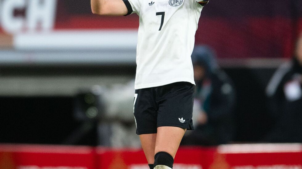 Kapitänin Giulia Gwinn möchte sich mit der deutschen Auswahl für die WM 2027 in Brasilien qualifizieren. (Archivbild) Kapitänin Giulia Gwinn möchte sich mit der deutschen Auswahl für die WM 2027 in Brasilien qualifizieren. (Archivbild)