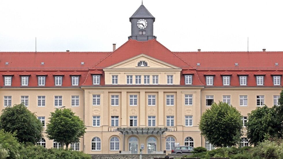 Bittere Pille? Das wirtschaft­lich gesunde HBK (Foto) schluckt das angeschla­gene Kranken­haus Kirch­berg. (c) Ralph Köhler, propic­ture Bittere Pille? Das wirtschaftlich gesunde HBK (Foto) schluckt das angeschlagene Krankenhaus Kirchberg. (c) Ralph Köhler, propicture