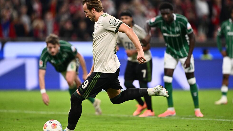 Makellos vom Punkt: Auch seinen 18. Bundesliga-Elfmeter verwandelt Harry Kane.