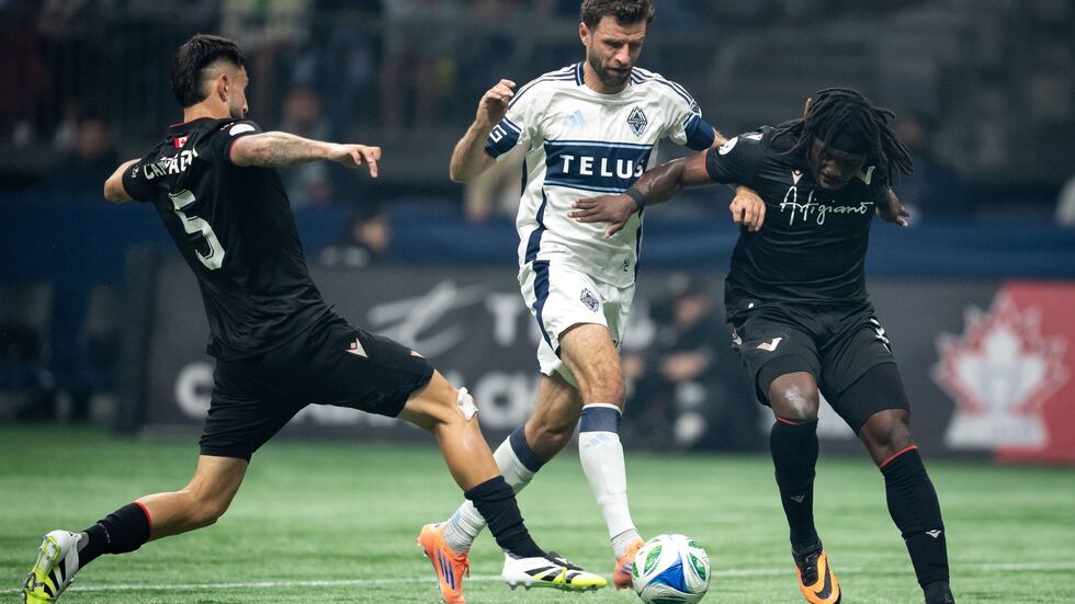 Der langjährige Bayern-Profi Thomas Müller (M) erzielte gegen den Vancouver FC selbst einen Treffer. Der langjährige Bayern-Profi Thomas Müller (M) erzielte gegen den Vancouver FC selbst einen Treffer.