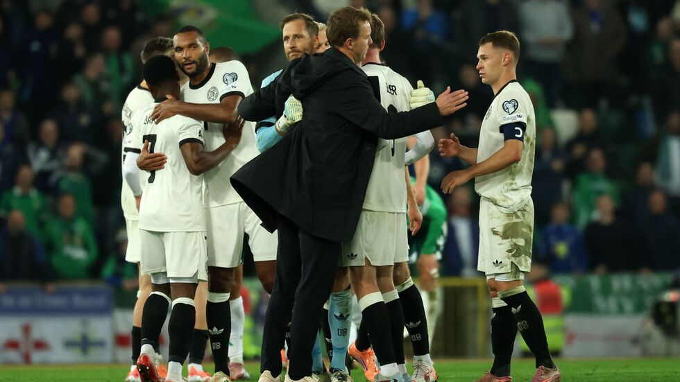 Die deutschen Nationalspieler und Bundestrainer Julian Nagelsmann haben wieder Hoffnung wegen der WM-Auslosung. (Archivbild) Die deutschen Nationalspieler und Bundestrainer Julian Nagelsmann haben wieder Hoffnung wegen der WM-Auslosung. (Archivbild)