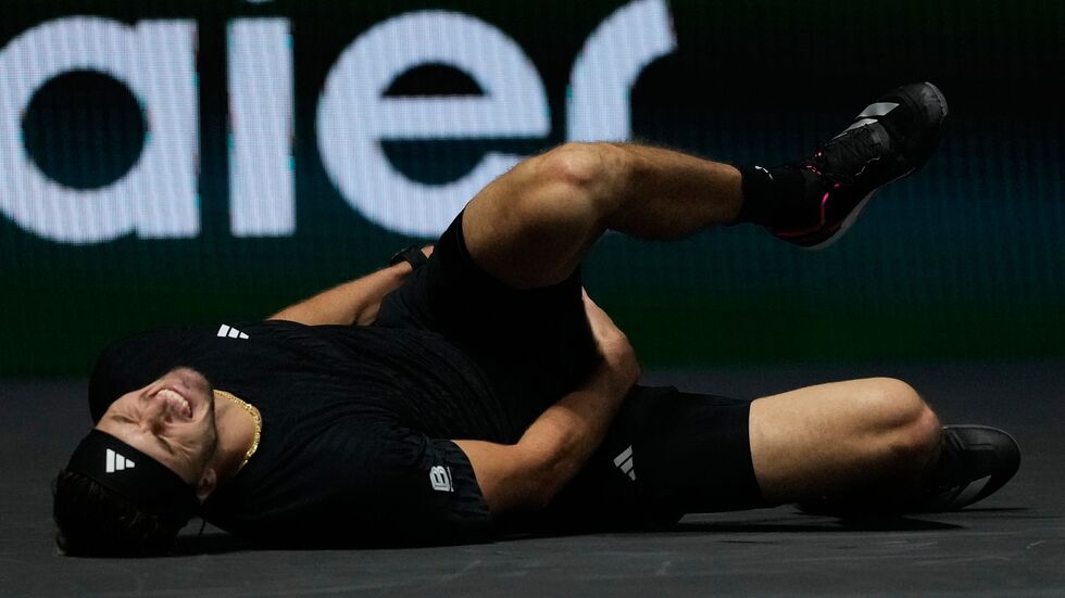 Alexander Zverev stürzte während des Matches. Alexander Zverev stürzte während des Matches.