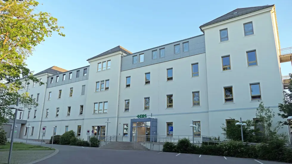 In der Werdauer Straße 68 werden jetzt künftig auch Patienten mit Leber-, Bauchspeicheldrüsen- und Magen-Darm-Leiden behandelt. In der Werdauer Straße 68 werden jetzt künftig auch Patienten mit Leber-, Bauchspeicheldrüsen- und Magen-Darm-Leiden behandelt.