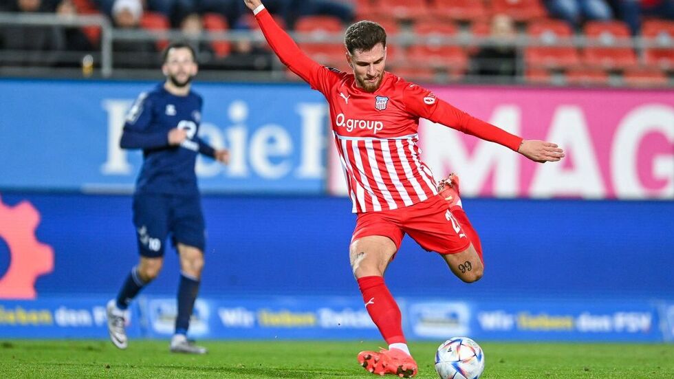 Yannik Möker zieht ab.