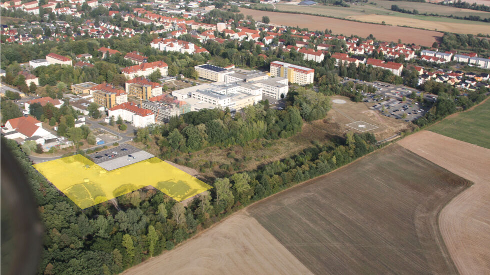 Gelb markiert ist die Fläche des neuen Parkplatzes.