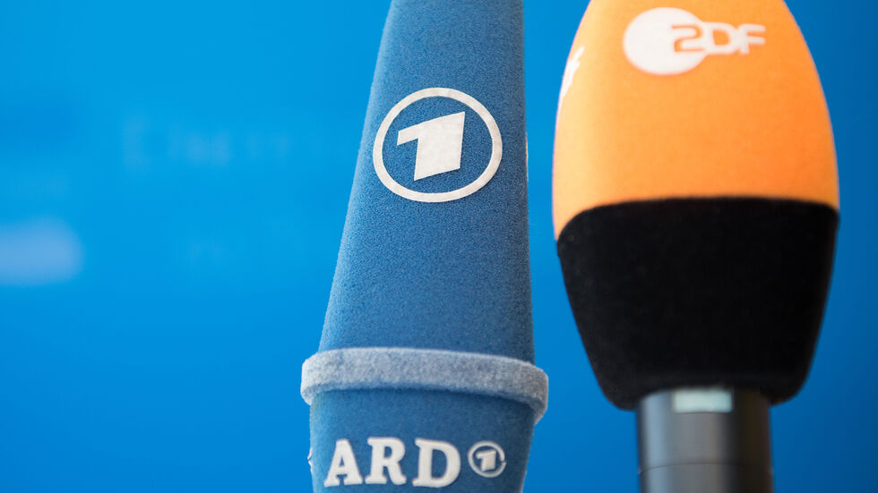 Der Vertrag soll ARD, ZDF und Deutschlandradio schlanker und moderner machen. Der Vertrag soll ARD, ZDF und Deutschlandradio schlanker und moderner machen.