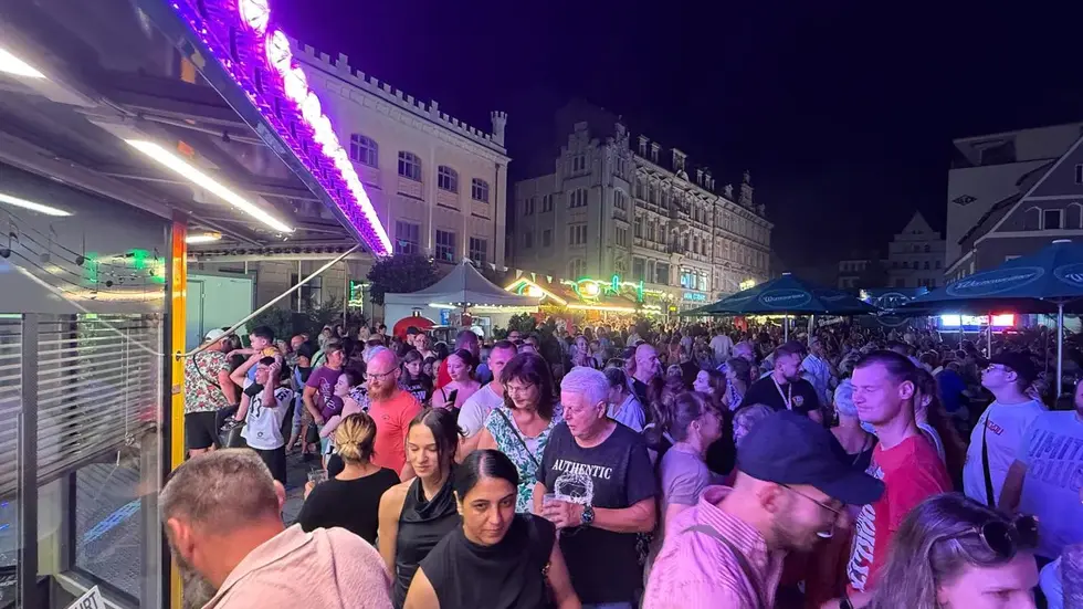 Der Hauptmarkt war am Samstagabend gut gefüllt.