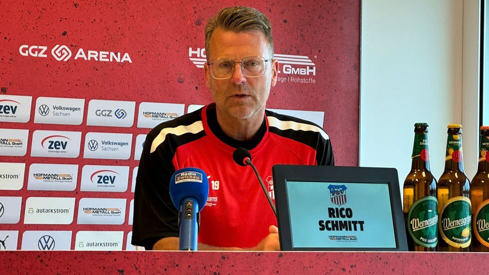 Rico Schmitt bei der letzten Spieltags-Pressekonferenz dieser Saison. 