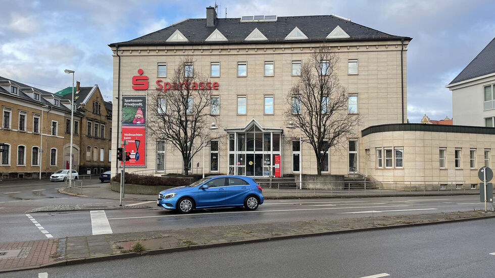 Die Sparkasse packt demnächst Umzugskartons. Die Sparkasse packt demnächst Umzugskartons.