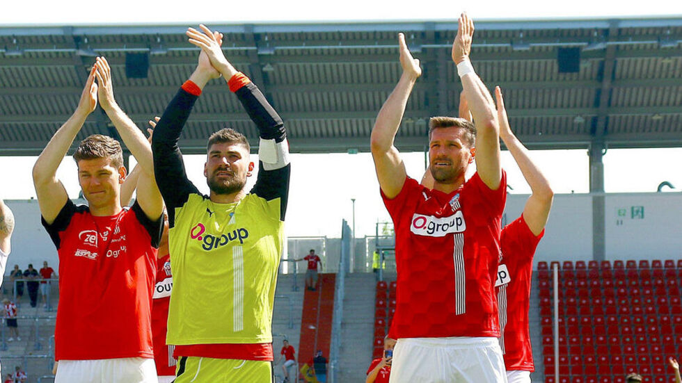 Johannes Brinkies und Ronny König haben unterschrieben. 