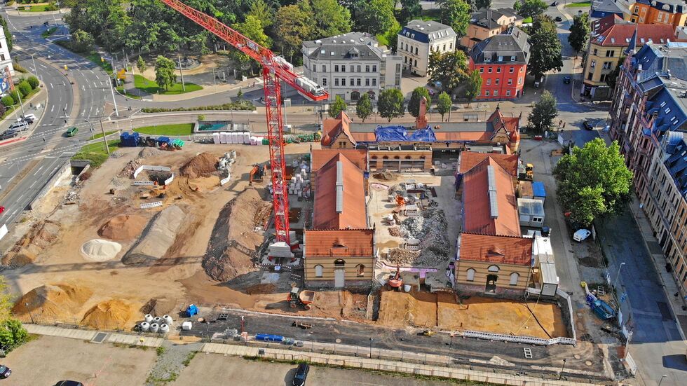 Von oben betrachtet wird das gesamte Ausmaß der Baustelle sichtbar.
