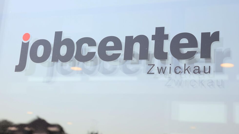 Während des Einsatzes war der Publikumsverkehr im Jobcenter unterbrochen. Während des Einsatzes war der Publikumsverkehr im Jobcenter unterbrochen.