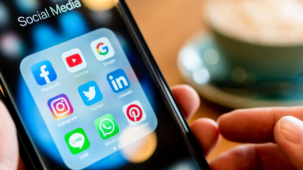 Die Täter schreiben ihre Opfer auf Social Media Plattformen an. Die Täter schreiben ihre Opfer auf Social Media Plattformen an.