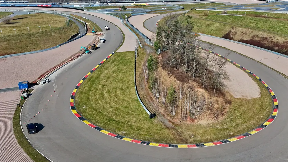 An der Sachsenkurze und - wie hier im Bild - an der Omega-Kurve wird gebaut. An der Sachsenkurze und - wie hier im Bild - an der Omega-Kurve wird gebaut.