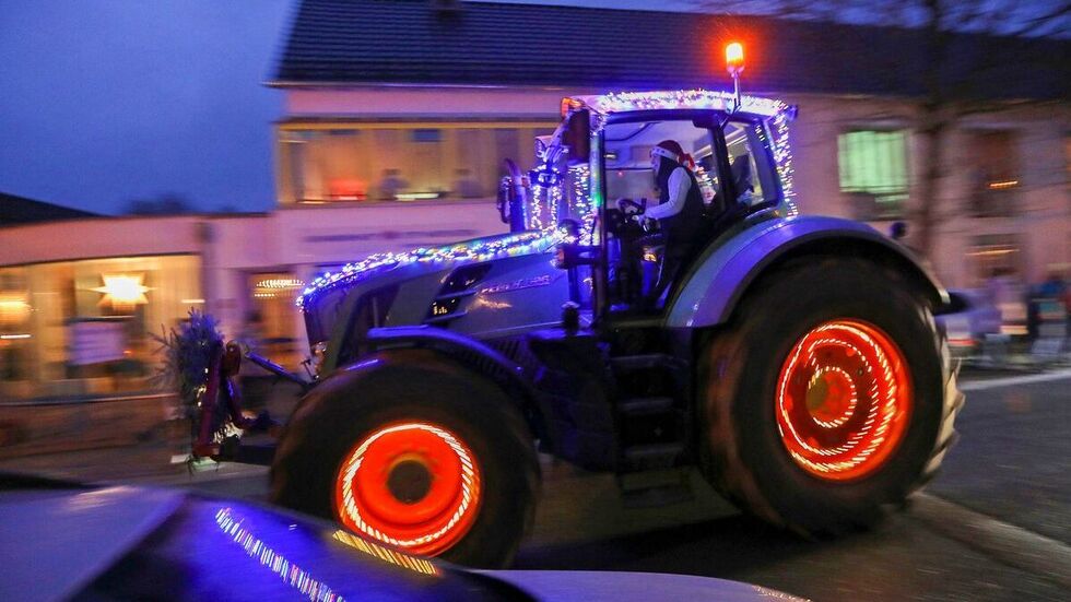Schon zum fünften Mal tuckern die liebevoll geschmückten Lkw und Traktoren durch den Mülsengrund. Schon zum fünften Mal tuckern die liebevoll geschmückten Lkw und Traktoren durch den Mülsengrund.