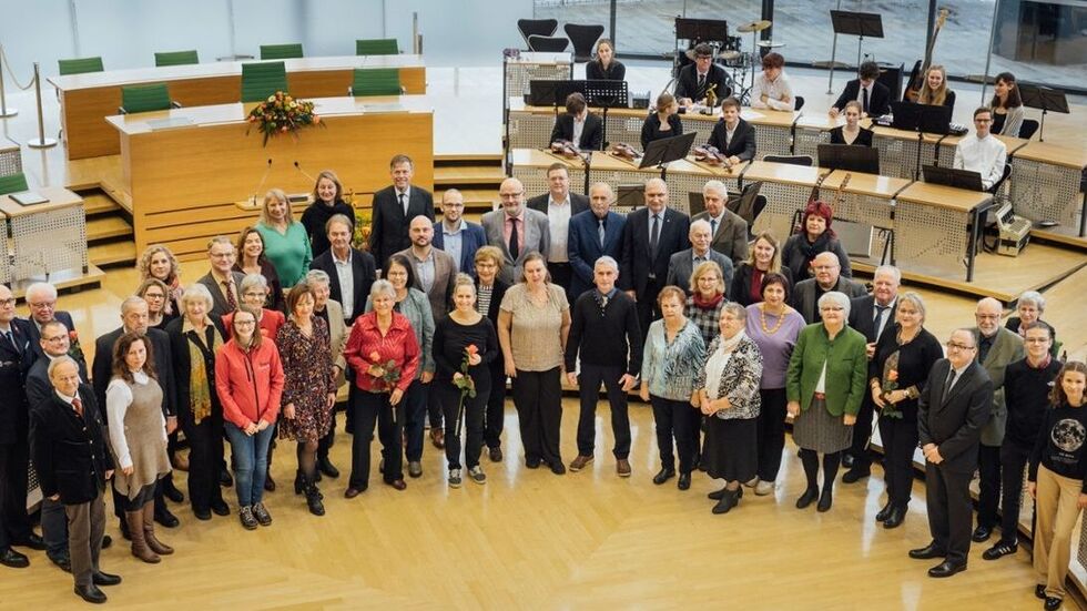 47 ehrenamtlich engagierte Bürger aus ganz Sachsen nahmen an dem Empfang im sächsischen Landtag teil. Wer nicht vor Ort sein konnte, bekam die Urkunde mit der Post.