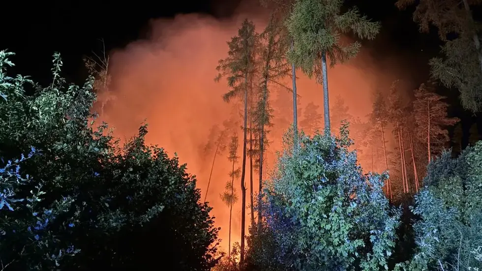 Waldbrand Meßbach in der Nacht