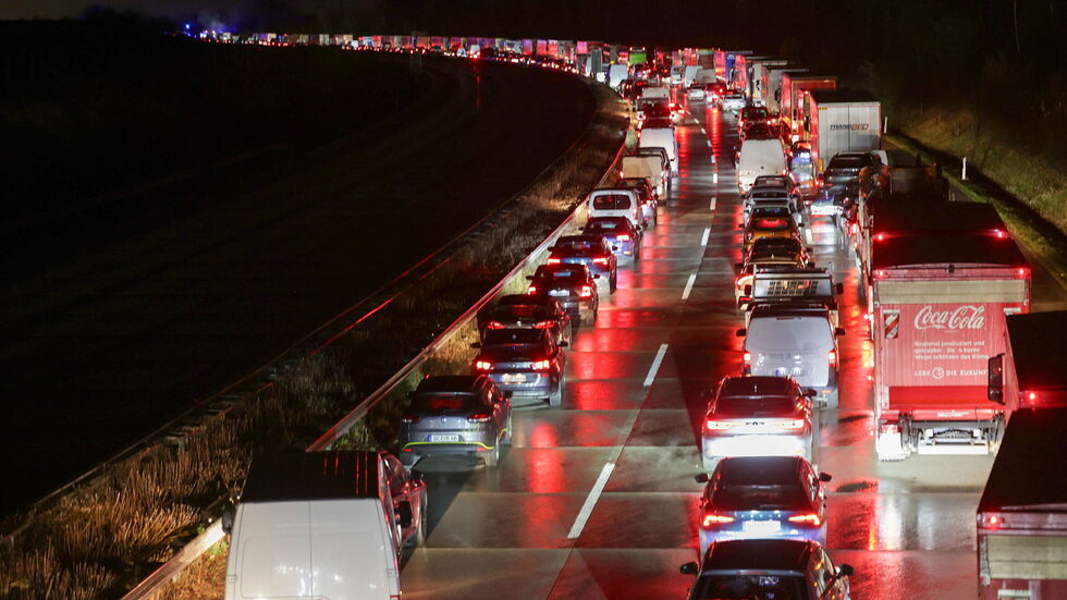 Es bildete sich ein langer Stau Es bildete sich ein langer Stau