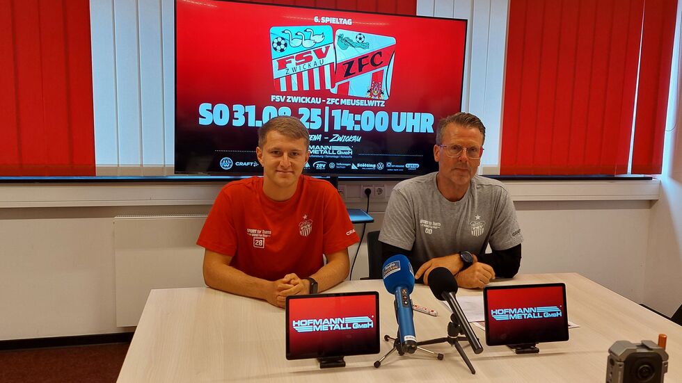 Daniel Haubner (links im Bild) und Rico Schmitt bei der Pressekonferenz am Freitag.