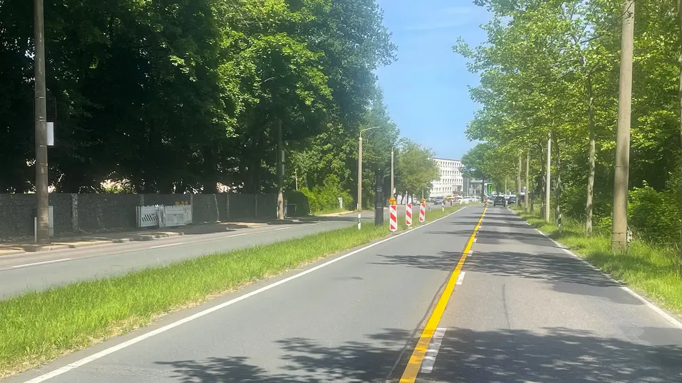 Am Montag wurde die Fahrbahnhälfte stadteinwärts präpariert - hier rollt für ein paar Tage der Verkehr in beide Richtungen.