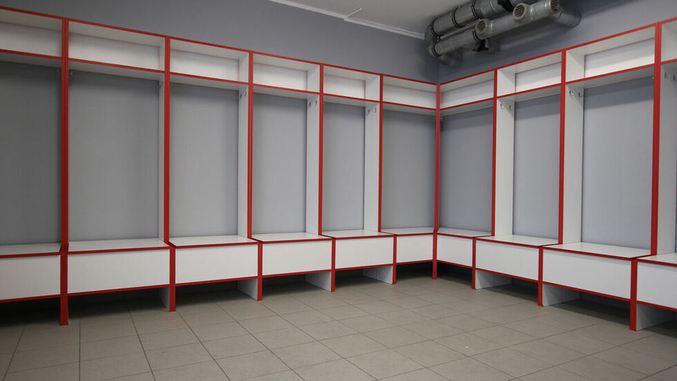 Die Umkleide für die U19 wurde renoviert und mit neuen Möbeln ausgestattet. 