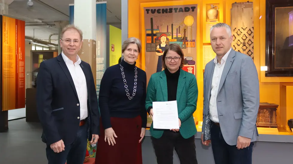 Oberbürgermeister André Raphael, Geschäftsführerin des Zweckverbandes Sächsisches Industriemuseum Dr. Susanne Richter, Museumsleiterin Dr. Birthe Hemeier und Landrat Carsten Michaelis (v.l.n.r.) Oberbürgermeister André Raphael, Geschäftsführerin des Zweckverbandes Sächsisches Industriemuseum Dr. Susanne Richter, Museumsleiterin Dr. Birthe Hemeier und Landrat Carsten Michaelis (v.l.n.r.)