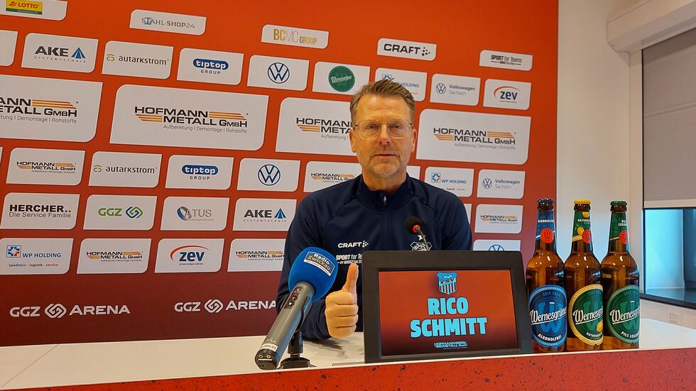 Rico Schmitt sieht keinen Grund, sich vor dem "Goliath" der Liga zu verstecken.