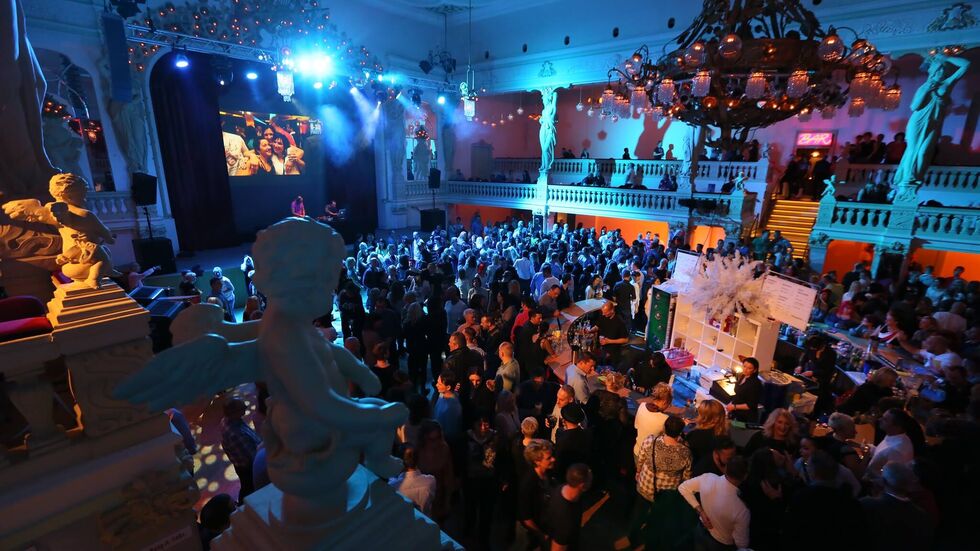 Im Februar steigt zum letzten Mal die Ü30-Party in der Neuen Welt. (c) KultourZ/online Im Februar steigt zum letzten Mal die Ü30-Party in der Neuen Welt. (c) KultourZ/online