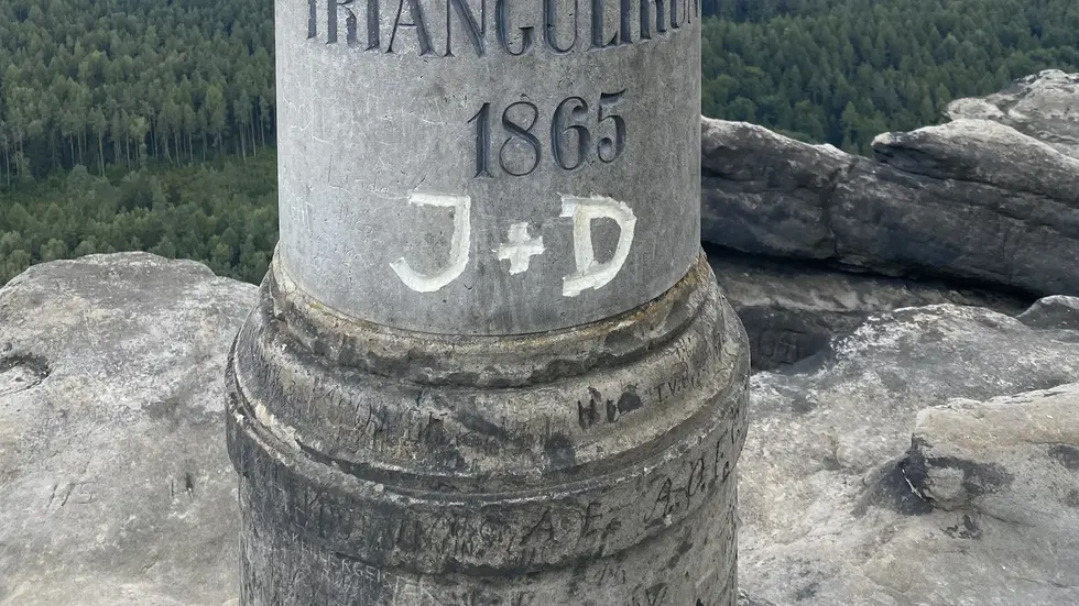 Foto vom 22.7.26 auf dem Großen Zschirnstein (Triangulationssäule) Foto vom 22.7.26 auf dem Großen Zschirnstein (Triangulationssäule)