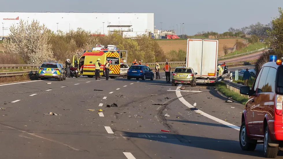 Am Freitagabend war die A4 mehrere Stunden Richtung Chemnitz voll gesperrt. 