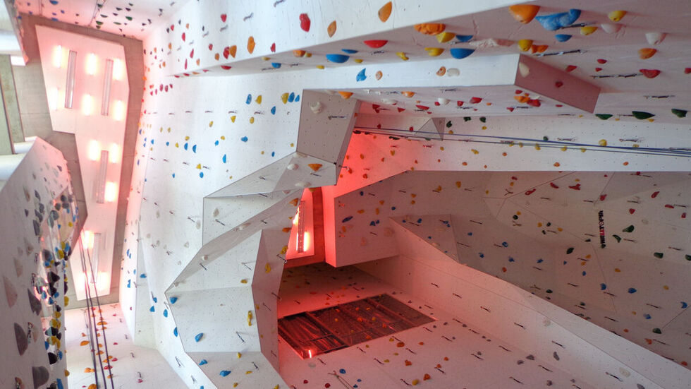 Der Dachausstieg der Kletterhalle befindet sich in 22 Metern Höhe. 