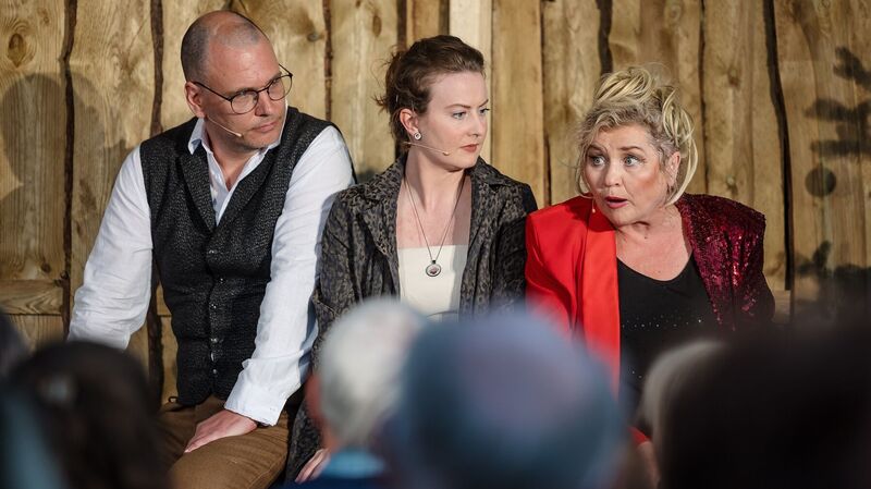 Philipp Schaller, Johanna Mucha und Birgit Schaller im Stück