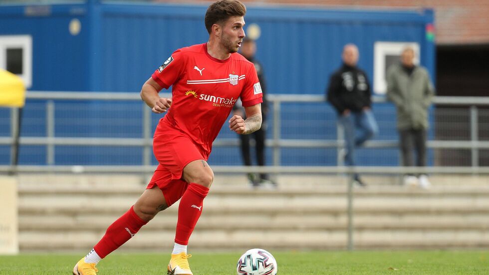 Yannik Möker am Ball. 