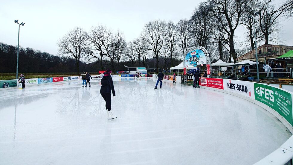 Eröffnung der Eisbahn vor Weihnachten? Das wird nichts oder sehr sportlich! Radio Zwickau
