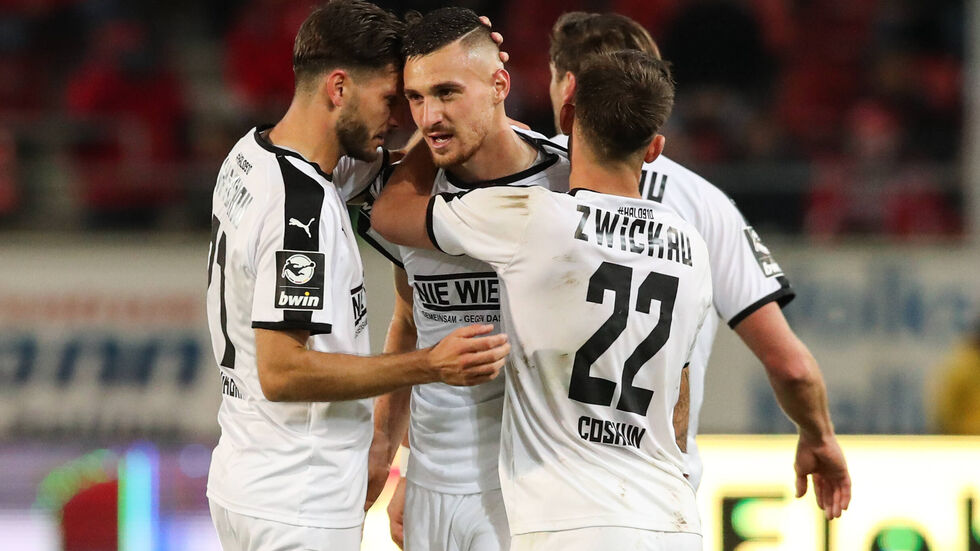 Maximilian Wolfram und seine Teamkollegen mussten die Heimreise antreten © imago images/ Christian Schrödter