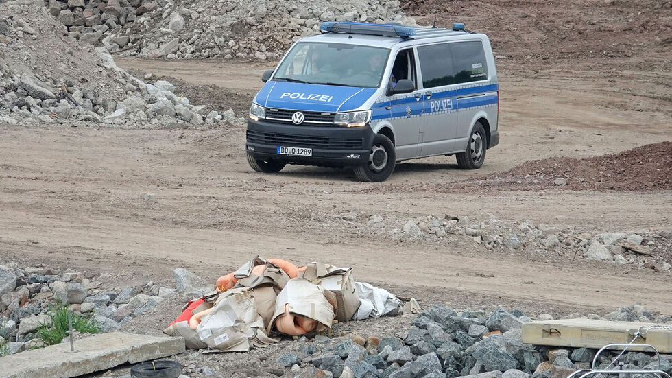 Bereits beim Abriss waren mehrere Blindgänger auf der Baustelle gefunden worden Bereits beim Abriss waren mehrere Blindgänger auf der Baustelle gefunden worden